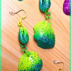 Shell earrings -green